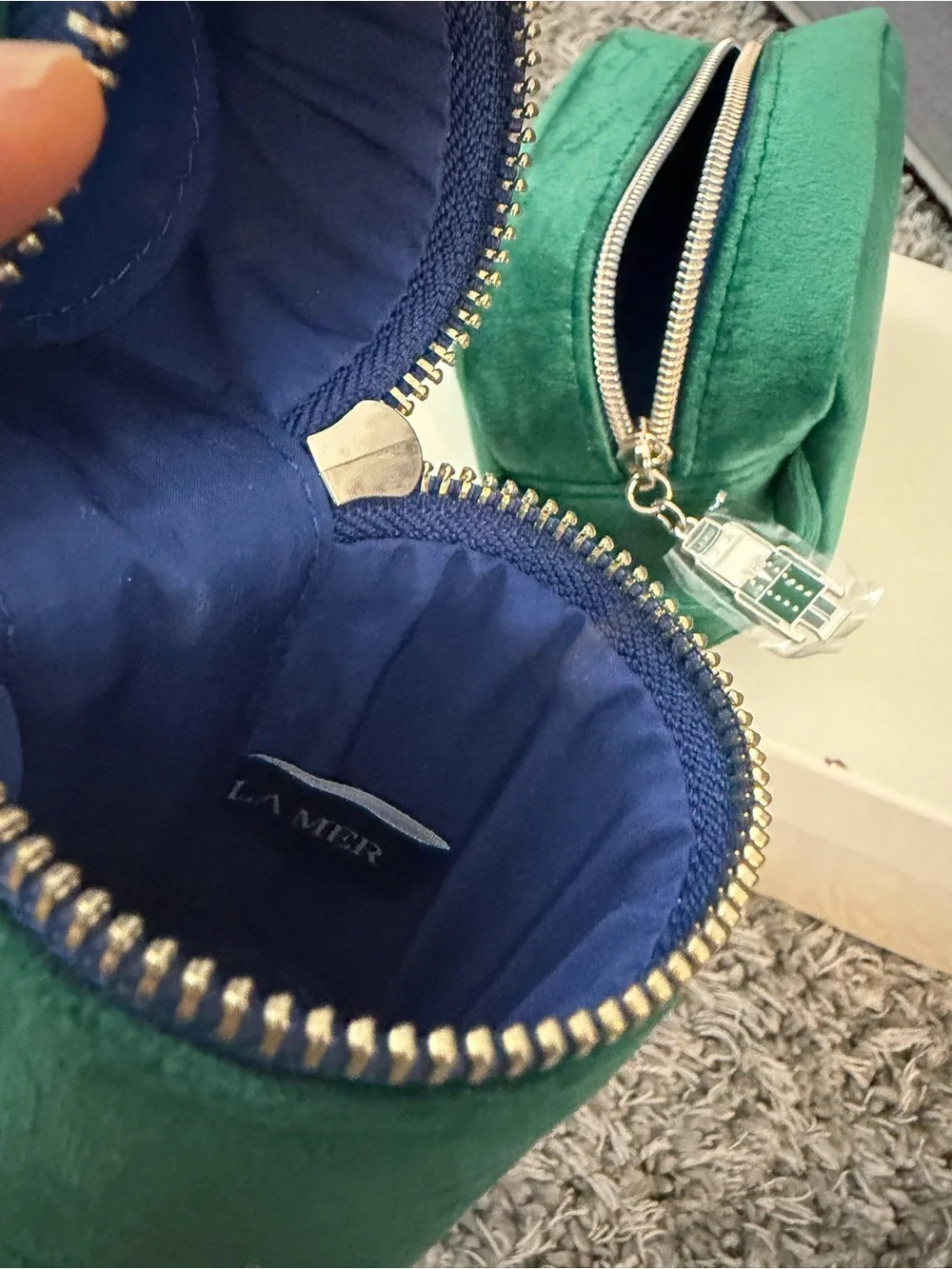 La Mer Emerald Green Velvet Cosmetic Pouch Set
